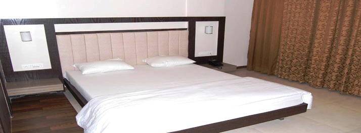 2080/Hotel Udayanraje Palace - Ahmednagar 04.jpg